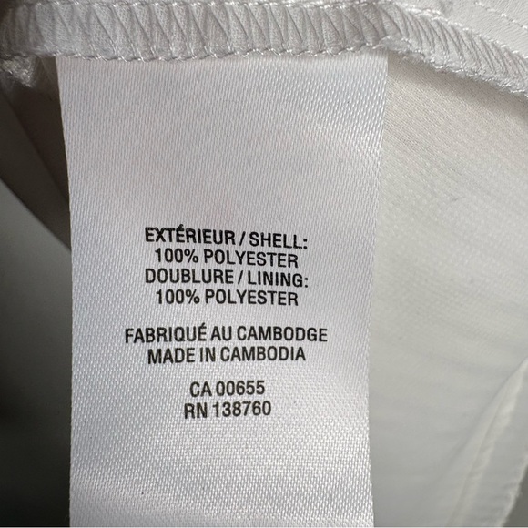 Elegant Cream Sleeveless Top - Picture 8 of 10